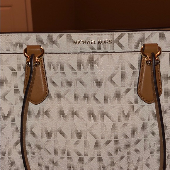 Michael Kors large convertible tote - Picture 4 of 8
